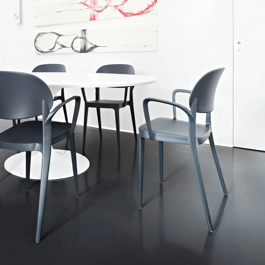 AMY ARMCHAIR