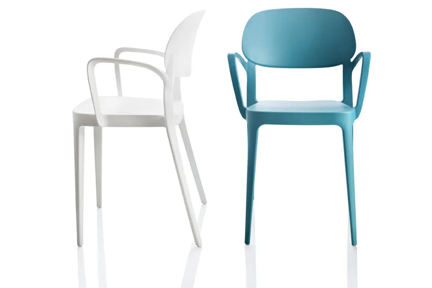 AMY ARMCHAIR