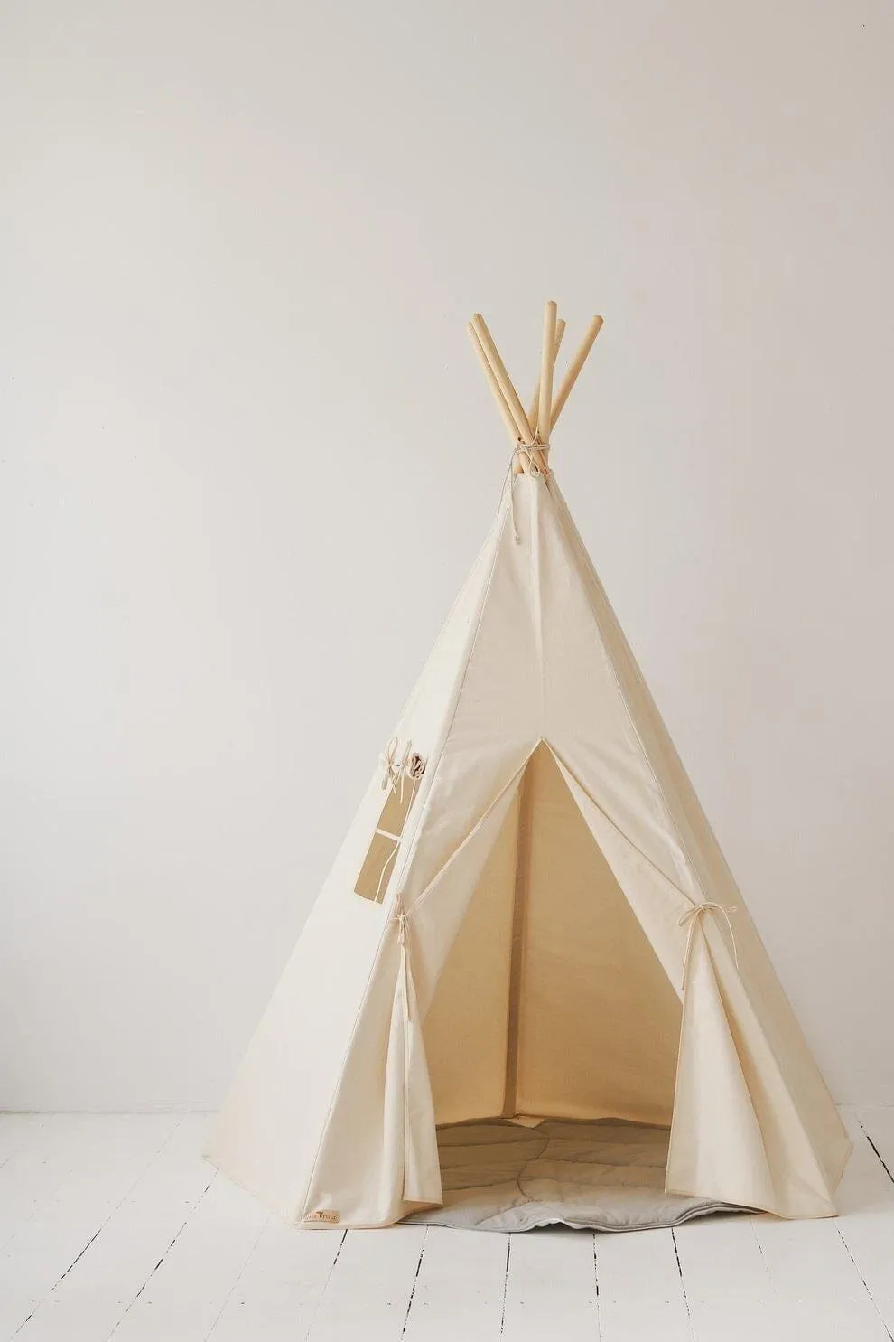 Beige Teepee and Grey Linen Round Mat Set