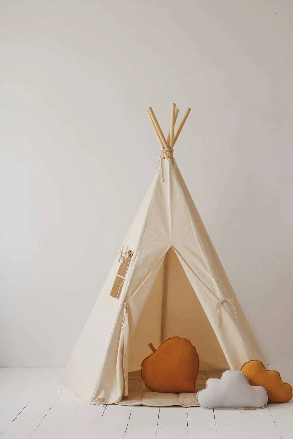 Beige Teepee and Grey Linen Round Mat Set