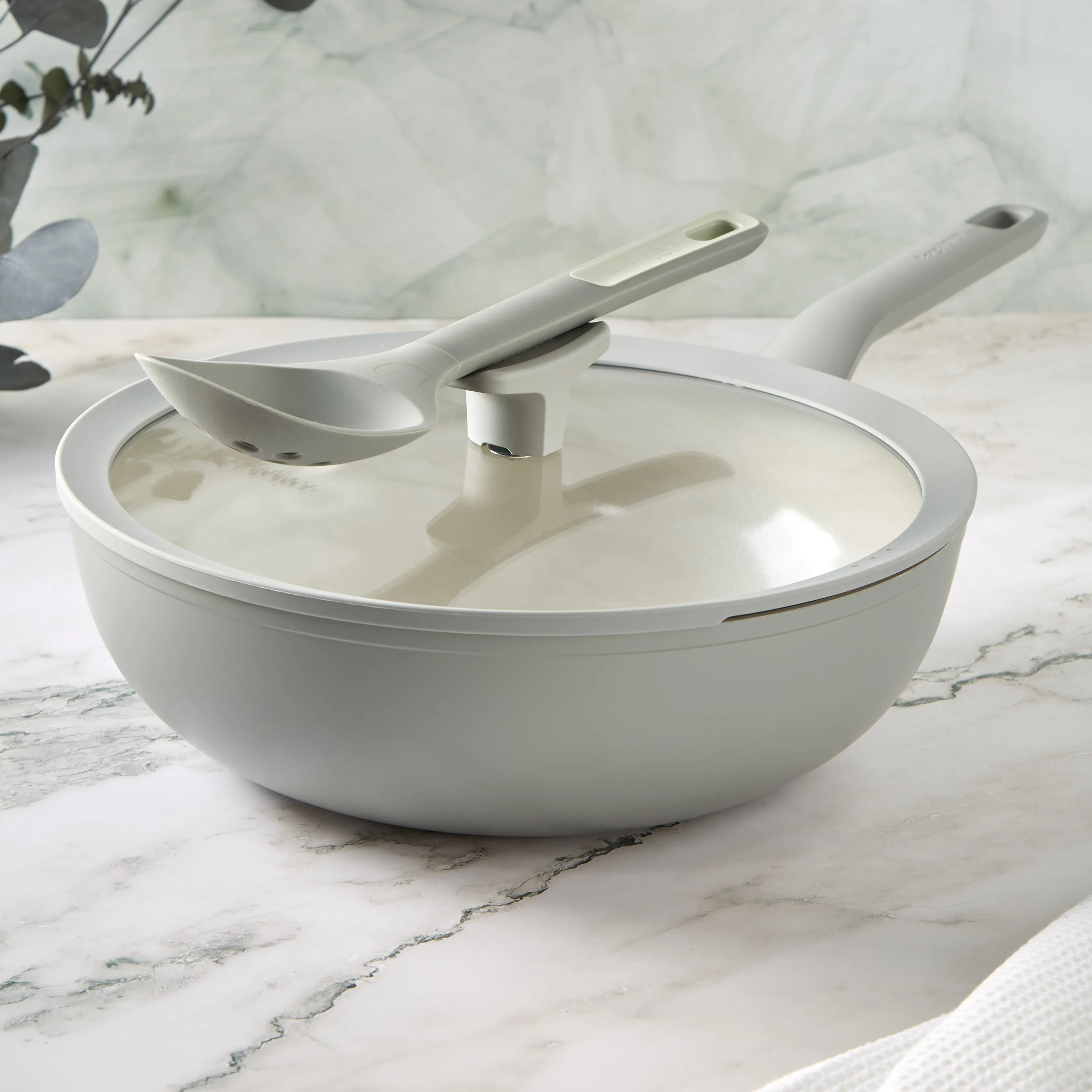 BergHOFF Balance Nonstick Ceramic Wok Pan 11", 4.4qt. With Glass Lid, Recycled Aluminum, Moonmist