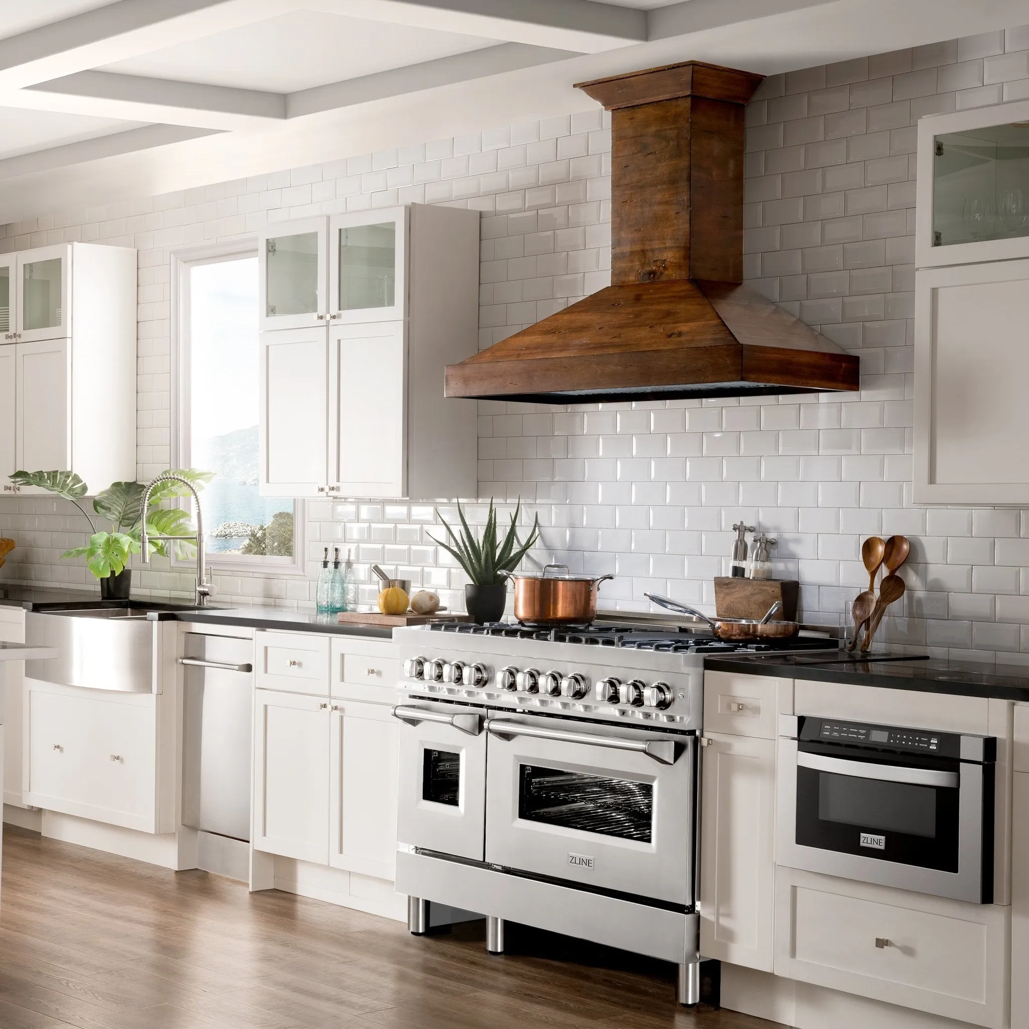 ZLINE 48" Professional Stainless Steel 6.0 CU.FT. 7 Gas Burner/Electric Oven Range (RA48)